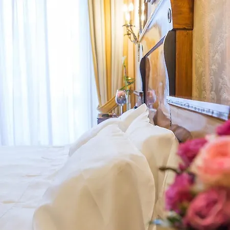 Due Torri Otel