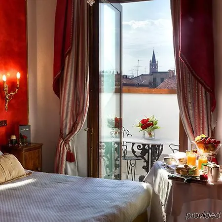 Due Torri Otel