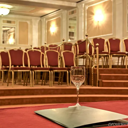 Due Torri Otel